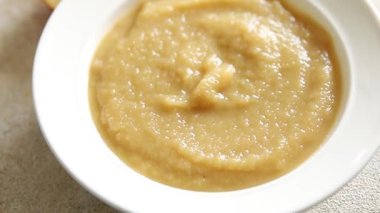 Elma püresi doğal meyve lezzetli taze gurme yemek masa arkası yemek üst görünüm uzay keto ve paleo diyet vejetaryen ve vejetaryen gıda