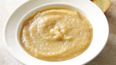 Elma püresi doğal meyve lezzetli taze gurme yemek masa arkası yemek üst görünüm uzay keto ve paleo diyet vejetaryen ve vejetaryen gıda