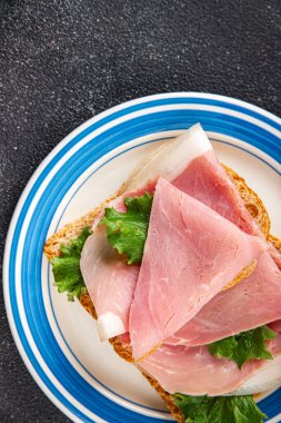 Sandviç lezzetli aperatif taze fast food gurme yemek geçmişi masa rustik gıda üst görünüm fotokopi alanı