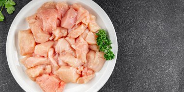 Tavuk eti çiğ et kümes hayvanları taze gurme yemek arka planı masa rustik gıda üst görünüm fotokopi alanı