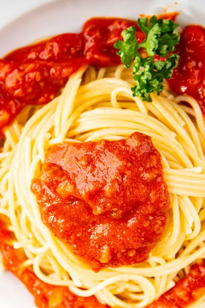 Spagetti bolonez makarna sosu lezzetli lezzetli lezzetli gurme yemek arka plan masa kırsal yemek üst görünüm fotokopi alanı