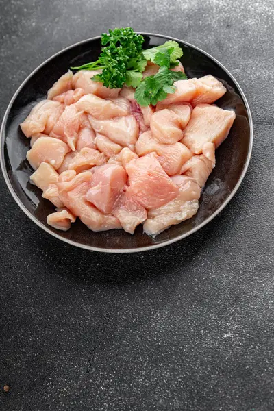 Tavuk eti çiğ et kümes hayvanları taze gurme yemek arka planı masa rustik gıda üst görünüm fotokopi alanı