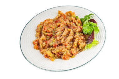 Patlıcan soslu patlıcan salatası Baba ganoush patlıcan, domates, soğan kabuğu taze gurme yemek arkaplanı masa rustik gıda üst görünümü fotokopi spac