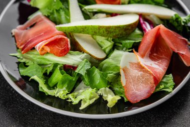 Salata armudu sebze yemeği taze lezzetli gurme yemek arkaplan masa rustik gıda üst görünüm fotokopi alanı
