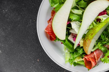 Salata armudu sebze yemeği taze lezzetli gurme yemek arkaplan masa rustik gıda üst görünüm fotokopi alanı