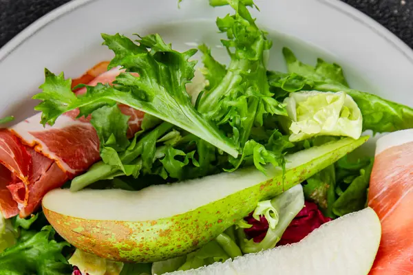 Salata armudu sebze yemeği taze lezzetli gurme yemek arkaplan masa rustik gıda üst görünüm fotokopi alanı