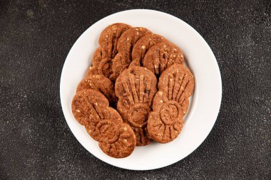 Çikolatalı kurabiye fındıklı tatlı mısır gevreği organik ürün lezzetli gurme yemek arkaplanı masa kırsal yiyeceklerin üst görünümü fotokopi alanı