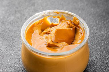 Tatlı kremalı kahve kreması taze yemek lezzetli gurme yemek arkaplanı masa rustik yemek üst görünüm fotokopi alanı