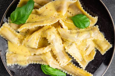 Pappardelle makarnası sebze ana yemek aperatifi taze gurme yemek arkaplan masa rustik gıda üst görünüm fotokopi alanı vejetaryen ve vejetaryen gıda