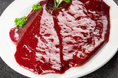 Çiğ sığır eti dana eti biftek biftek ızgara aperatif taze gurme yemek arkaplan masa rustik gıda üst görünüm fotokopi uzay keto ve paleo diyet