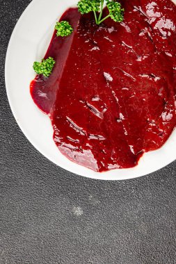 Çiğ sığır eti dana eti biftek biftek ızgara aperatif taze gurme yemek arkaplan masa rustik gıda üst görünüm fotokopi uzay keto ve paleo diyet