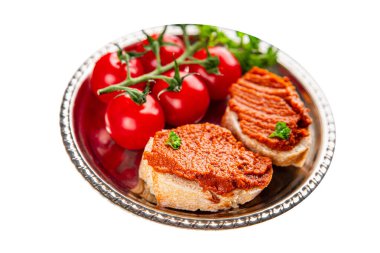 Biber ezmesi, kırmızı biber, kızartılmış sebze, humus aperatif sebze, taze gurme yemek arka planı, masa rustik yiyeceklerin üst görünümü, fotokopi alanı.