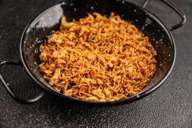 Kızarmış soğan çıtır soğan aperatif sebzeler taze lezzetli gurme yemek arkaplanı masa rustik gıda üst görünümü fotokopi alanı 