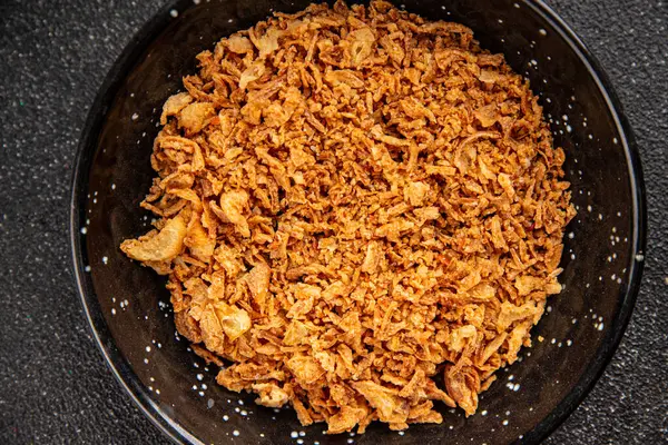 Kızarmış soğan çıtır soğan aperatif sebzeler taze lezzetli gurme yemek arkaplanı masa rustik gıda üst görünümü fotokopi alanı 