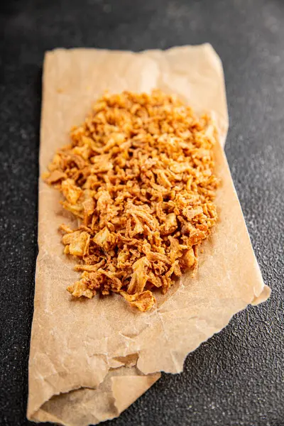 Kızarmış soğan çıtır soğan aperatif sebzeler taze lezzetli gurme yemek arkaplanı masa rustik gıda üst görünümü fotokopi alanı 