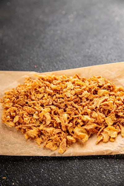 Kızarmış soğan çıtır soğan aperatif sebzeler taze lezzetli gurme yemek arkaplanı masa rustik gıda üst görünümü fotokopi alanı 