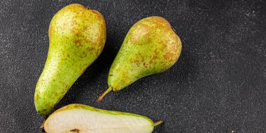 Armut meyvesi olgun sulu tatlı tatlı gurme yemek arka planı masa üzerinde rustik gıda üst görünüm fotokopi alanı