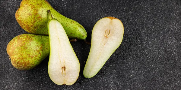 Armut meyvesi olgun sulu tatlı tatlı gurme yemek arka planı masa üzerinde rustik gıda üst görünüm fotokopi alanı