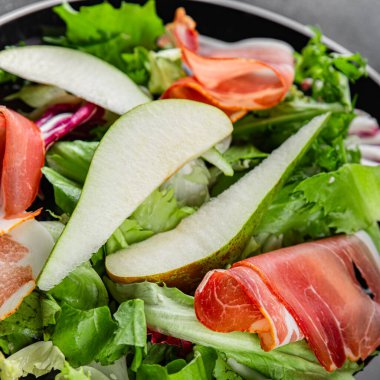 Salata armudu sebze yemeği taze lezzetli gurme yemek arkaplan masa rustik gıda üst görünüm fotokopi alanı