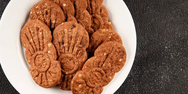 Kurabiye, çikolata, mısır gevreği, tatlı tatlı organik lezzetli gurme yemek arka planı, masa kırsal yiyeceklerin üst görünümü, fotokopi alanı.