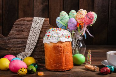 Paskalya pastası tatlı pasta geleneksel bayram hristiyanlığı organik ürün taze lezzetli gurme yemek arkaplanı masa kırsal gıdaların üst görünümü fotokopi alanı