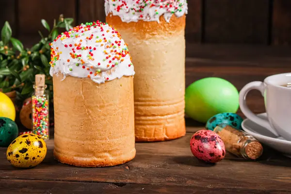 Paskalya pastası tatlı pasta geleneksel bayram hristiyanlığı organik ürün taze lezzetli gurme yemek arkaplanı masa kırsal gıdaların üst görünümü fotokopi alanı