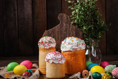 Paskalya pastası tatlı pasta geleneksel bayram hristiyanlığı taze lezzetli gurme yemek arkaplanı masa kırsal yiyeceklerin üst görünümü fotokopi alanı