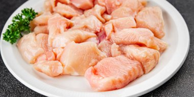 Tavuk, çiğ et, kümes hayvanları lezzetli lezzetli lezzetli gurme yemek arkaplanı, masa rustik gıdalar, fotokopi alanı ve paleo diyeti.