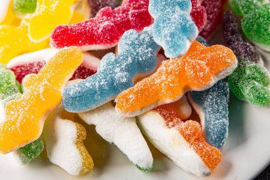 Jöleli şeker, tatlı, lezzetli gurme yemek arka planı, masa rustik yemekler, fotokopi alanı vejetaryen ve vejetaryen yemekleri.