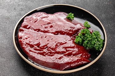 Çiğ sığır eti dana eti biftek biftek ızgara ızgara taze gurme yemek arka plan masa rustik gıda üst görünüm fotokopi uzay keto ve paleo diyet