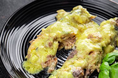 Uskumru hardal sosu konserve balık fileto balık fileto doğal gıda organik ürün taze gurme gıda arka planı masa sade gıda üst görünüm uzay fotokopi paleo pescetarian diyet