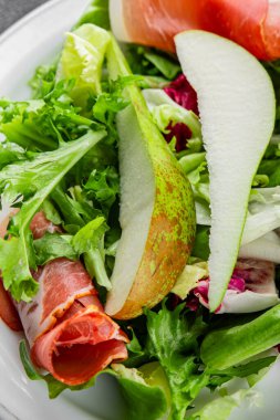 Salata armudu sebze yemeği taze lezzetli gurme yemek arkaplan masa rustik gıda üst görünüm fotokopi alanı