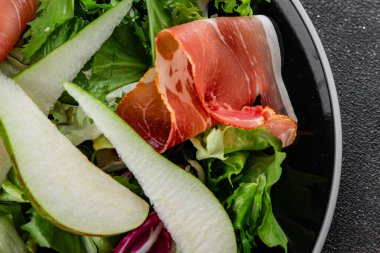 Salata armudu sebze yemeği taze lezzetli gurme yemek arkaplan masa rustik gıda üst görünüm fotokopi alanı