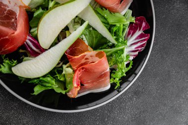 Salata armudu sebze yemeği taze lezzetli gurme yemek arkaplan masa rustik gıda üst görünüm fotokopi alanı