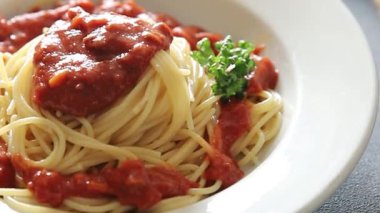 Spagetti eti bolonez makarna sosu lezzetli lezzetli lezzetli gurme yemek arka plan masa kırsal yemek üst görünüm fotokopi alanı