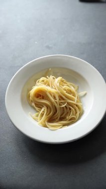 Spagetti eti bolonez makarna sosu lezzetli lezzetli lezzetli gurme yemek arka plan masa kırsal yemek üst görünüm fotokopi alanı