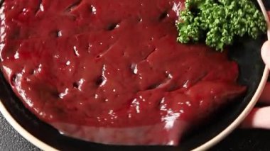 Sosisli vejetaryen seitan soya ürünü. Et aperatifi yok. Sebzeler, sebzeler.