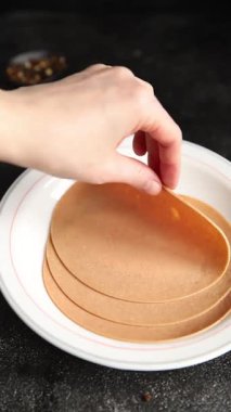 Sosisli vejetaryen seitan soya ürünü. Et aperatifi yok. Sebzeler, sebzeler.