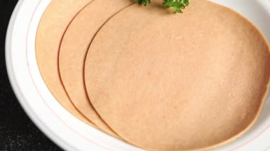 Sosisli vejetaryen seitan soya ürünü. Et aperatifi yok. Sebzeler, sebzeler.