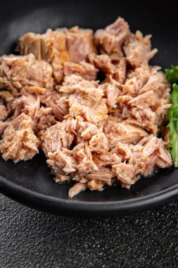 Ton balığı konservesi deniz ürünleri iştah açıcı organik ürün taze lezzetli gurme yemek arkaplanı masa üstü yemekleri fotokopi alanı keto ve paleo pescetarian diyet