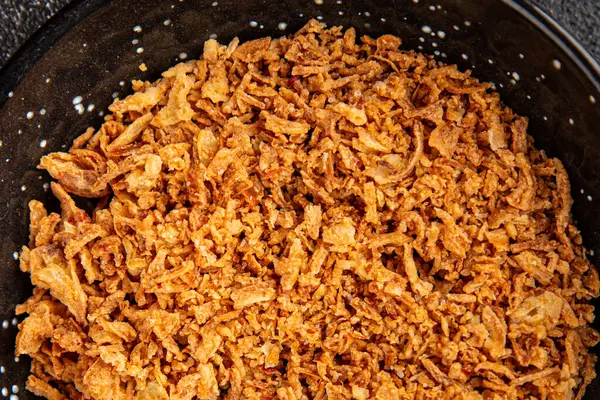 Kızarmış soğan çıtır soğan aperatif sebzeler taze lezzetli gurme yemek arkaplanı masa rustik yemek üst görünümü fotokopi alanı vejetaryen ve vejetaryen yemekleri