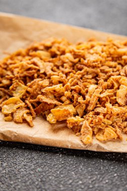 Kızarmış soğan çıtır soğan aperatif sebzeler taze lezzetli gurme yemek arkaplanı masa rustik yemek üst görünümü fotokopi alanı vejetaryen ve vejetaryen yemekleri