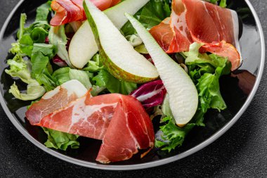 Salata armudu sebze yemeği taze lezzetli gurme yemek arkaplan masa rustik gıda üst görünüm fotokopi alanı