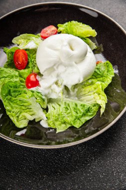 Burrata peynirli salata, bufalo sütlü salata, salata, salata, salata, salata, lezzetli gurme, yemek, arka plan, masa, rustik yemek, fotokopi, fotokopi, uzay keto ve paleo diyeti vejetaryeni.
