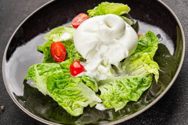 Burrata peynirli salata, bufalo sütlü salata, salata, salata, salata, salata, lezzetli gurme, yemek, arka plan, masa, rustik yemek, fotokopi, fotokopi, uzay keto ve paleo diyeti vejetaryeni.