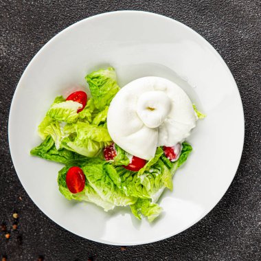 Burrata peynirli salata, bufalo sütlü salata, salata, salata, salata, salata, lezzetli gurme, yemek, arka plan, masa, rustik yemek, fotokopi, fotokopi, uzay keto ve paleo diyeti vejetaryeni.