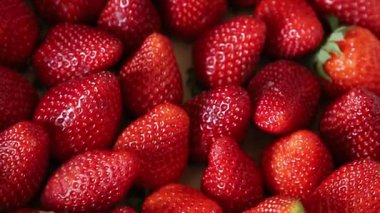 Çilek taze meyve olgun tatlı tatlı tatlı tatlı tatlı tatlı tatlı tatlı yemek masanın üzerinde lezzetli gurme yemek üst görünüm uzay keto fotokopi ve paleo diyet vejetaryen ve vejetaryen gıda