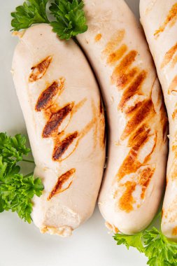 Domates salatası aperatifi sebze yemeği organik lezzetli gurme yemek arkaplanı masa rustik gıda üst görünümü fotokopi alanı