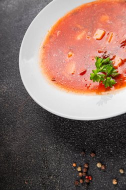 Kırmızı çorba sebze çorbası sebze çorbası. Sebze çorbası. Sebze çorbası. Masada taze gurme yemek.