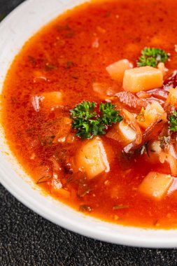 Kırmızı çorba sebze çorbası sebze çorbası. Sebze çorbası. Sebze çorbası. Masada taze gurme yemek.